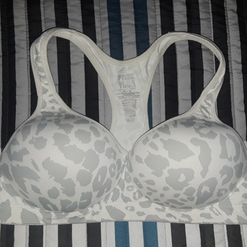VS Pink Yoga bra